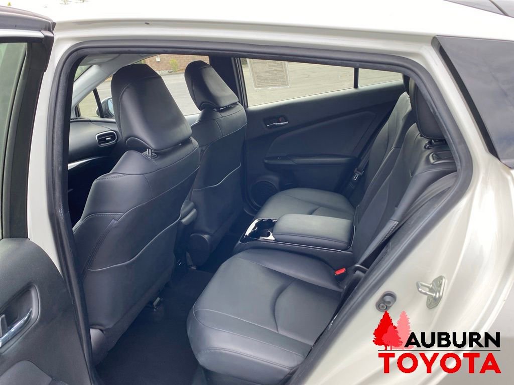 Used 2017 Toyota Prius Prime Advanced w/ Carpet Mat Package FWD image 22