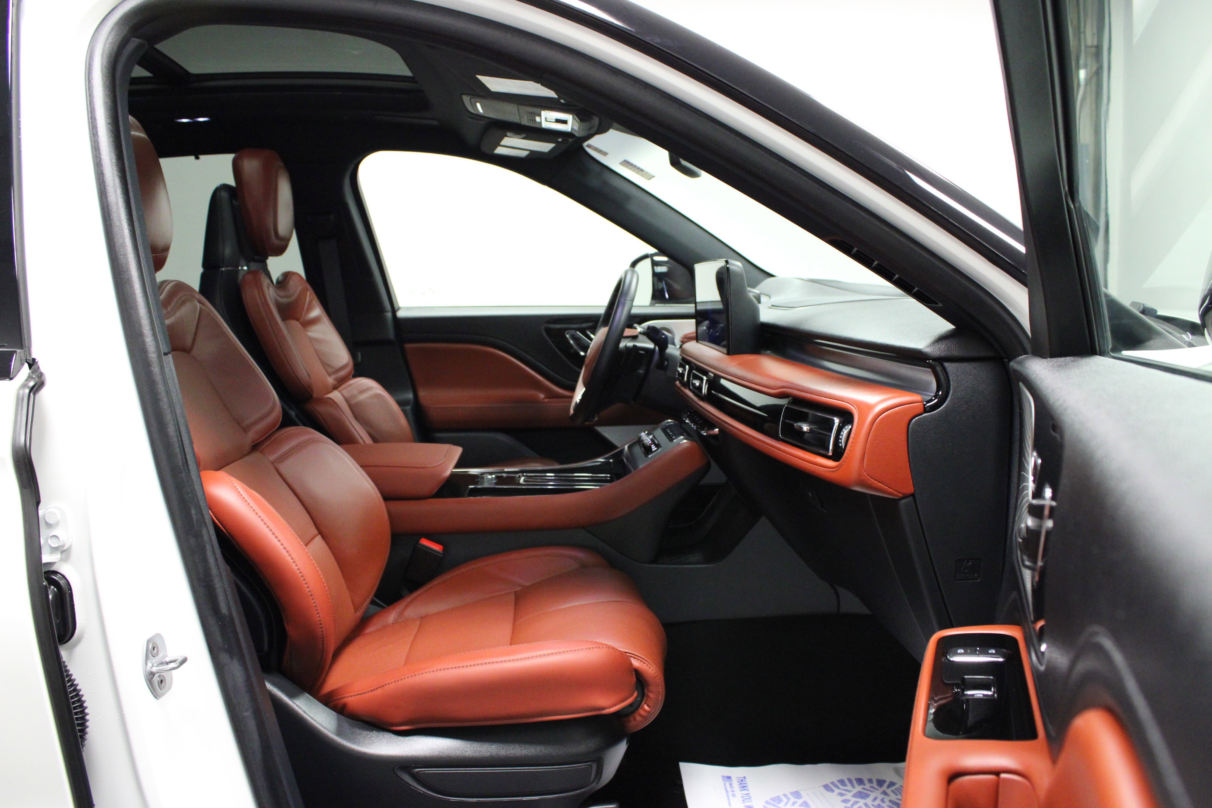 Used 2025 Lincoln Aviator Reserve w/ Luxury Package image 17