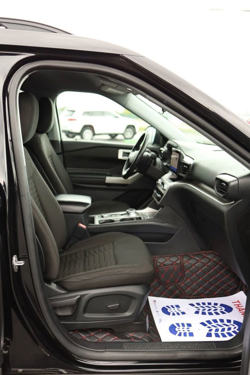 Used 2020 Ford Explorer XLT w/ Comfort Package image 40
