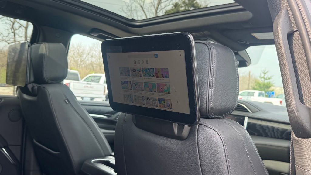 Used 2024 GMC Yukon Denali w/ Denali Reserve Package image 14