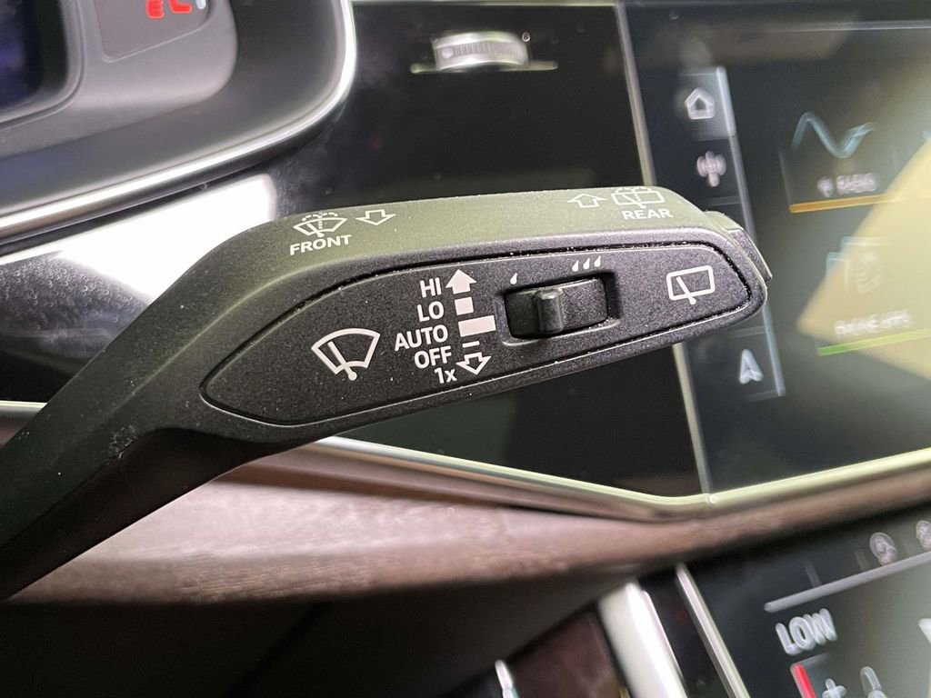 Used 2020 Audi Q8 Prestige w/ Prestige Package image 43