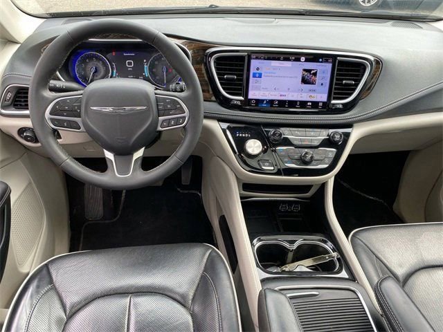 Used 2023 Chrysler Pacifica Limited image 17