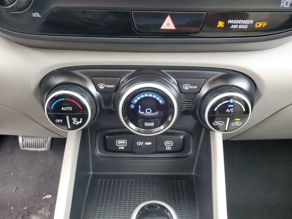 Used 2023 Hyundai Venue SEL FWD image 27