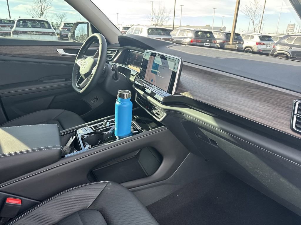 New 2025 Volkswagen Atlas SEL image 21