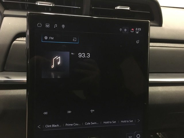 Used 2025 GMC Terrain Elevation image 21