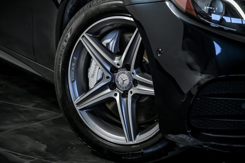 Used 2017 Mercedes-Benz E 300 4MATIC image 3