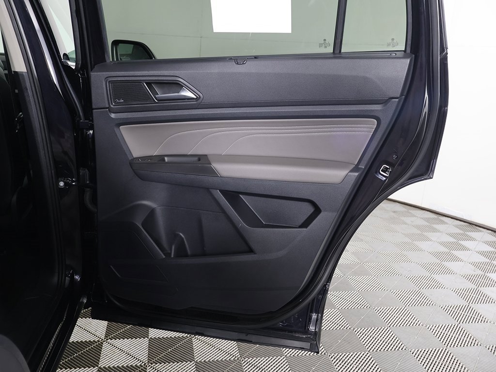 Used 2022 Volkswagen Atlas SEL Premium image 28