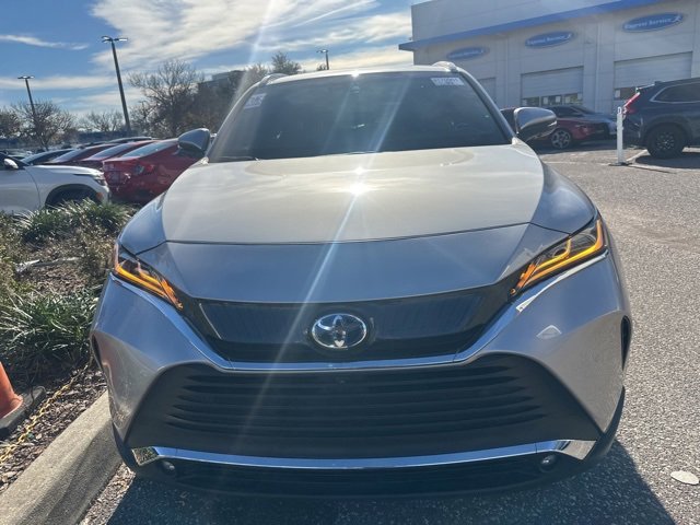 Used 2024 Toyota Venza Limited image 3