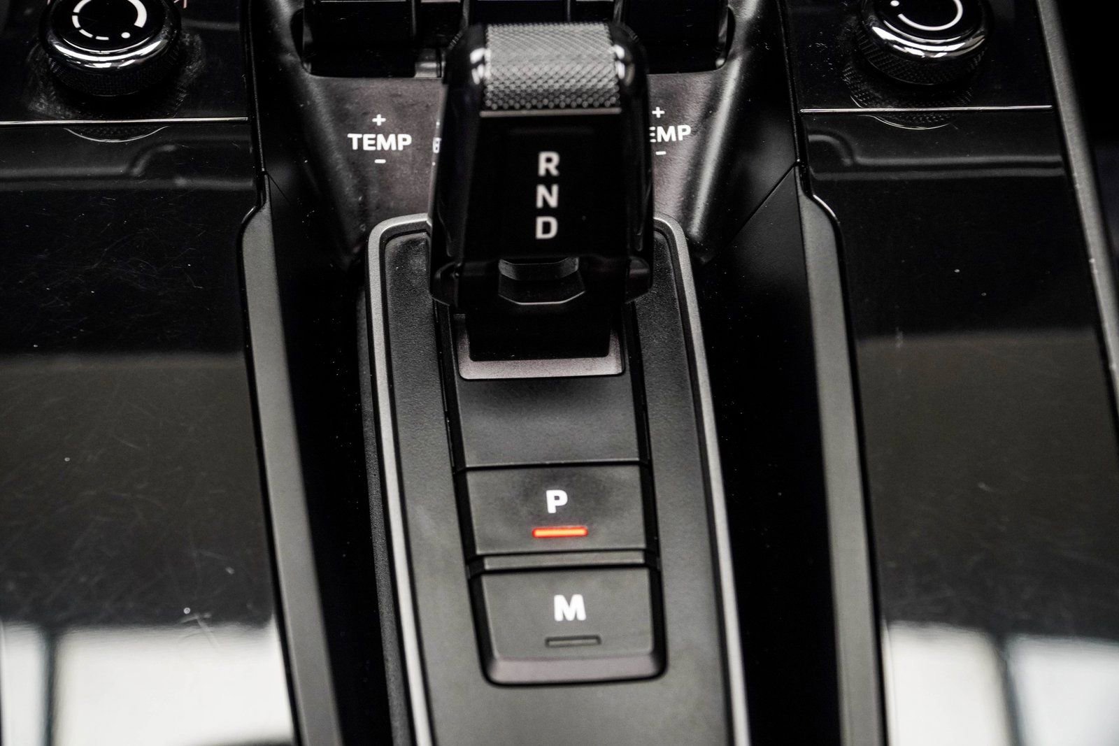 Used 2022 Porsche 911 Carrera w/ Premium Package image 27