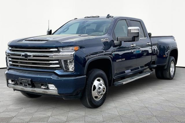 Used 2020 Chevrolet Silverado 3500 High Country w/ Technology Package image 3
