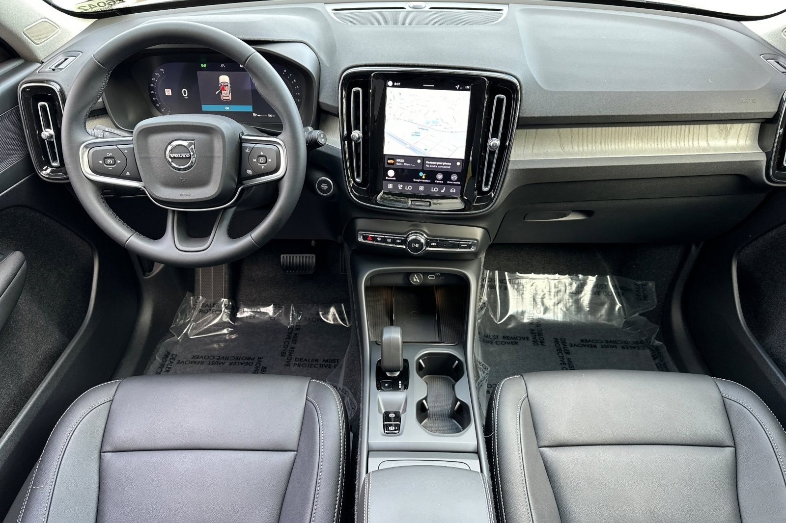 New 2026 Volvo XC40 B5 Core w/ Climate Package image 3