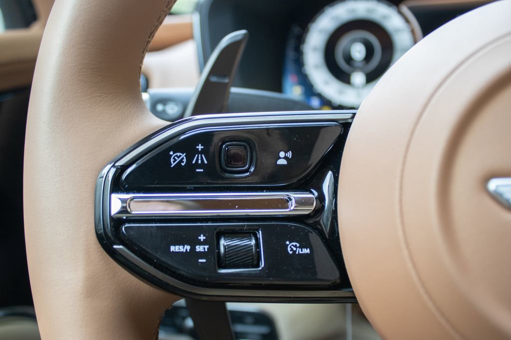 New 2025 Aston Martin DBX 707 image 13