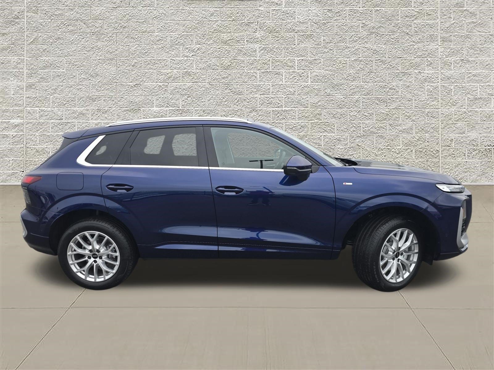 New 2026 Audi Q3 quattro 2.0T AWD/4WD image 8