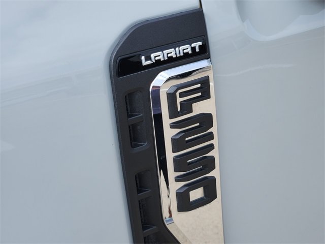 Used 2025 Ford F250 Lariat w/ FX4 Off-Road Package AWD/4WD image 9