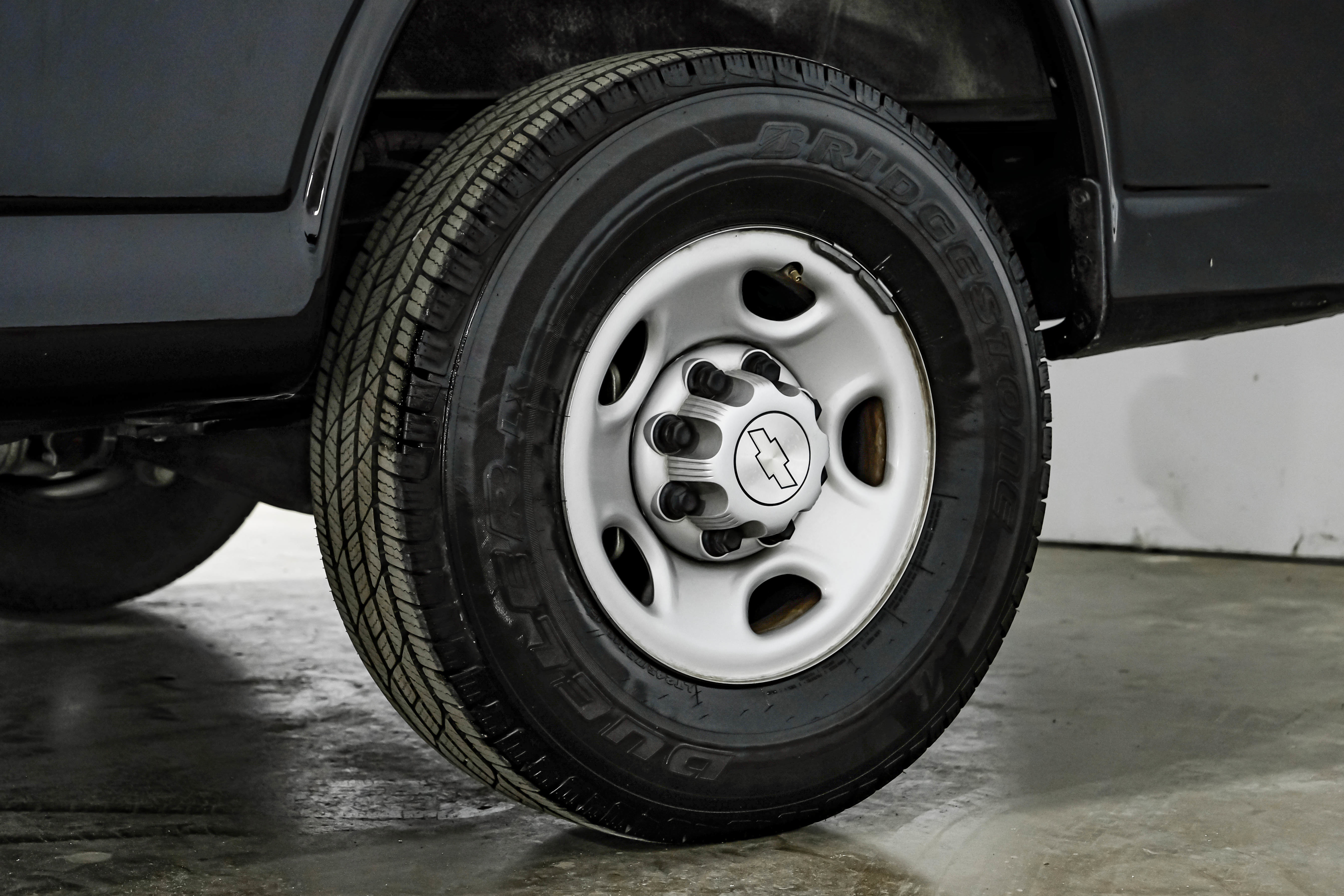 Used 2019 Chevrolet Express 2500 w/ Driver Convenience Package image 36