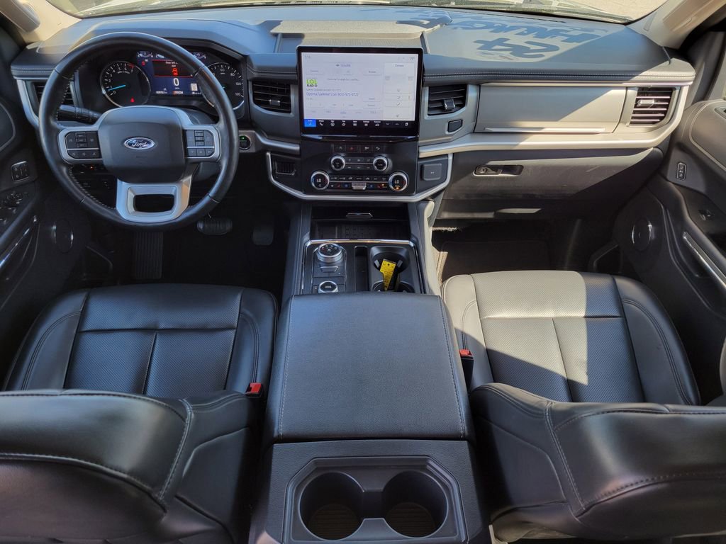 Used 2024 Ford Expedition XLT image 18