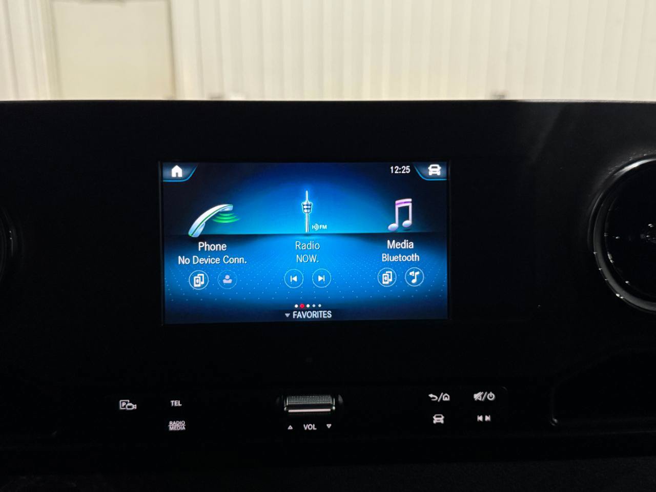 Used 2024 Mercedes-Benz Sprinter 2500 image 25