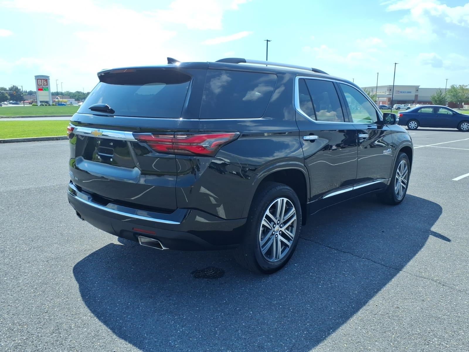 Certified 2023 Chevrolet Traverse High Country AWD/4WD image 4