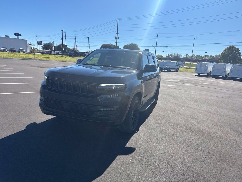 Used 2023 Jeep Wagoneer Series II RWD image 5