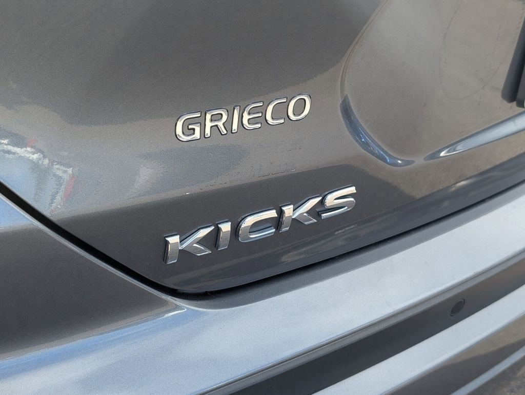 Used 2023 Nissan Kicks SV image 14