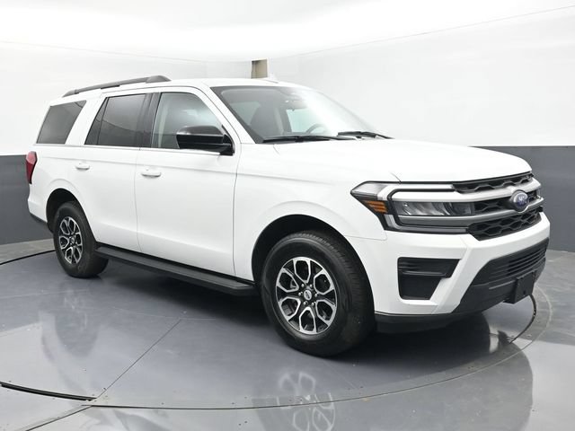 Used 2023 Ford Expedition XL AWD/4WD image 2