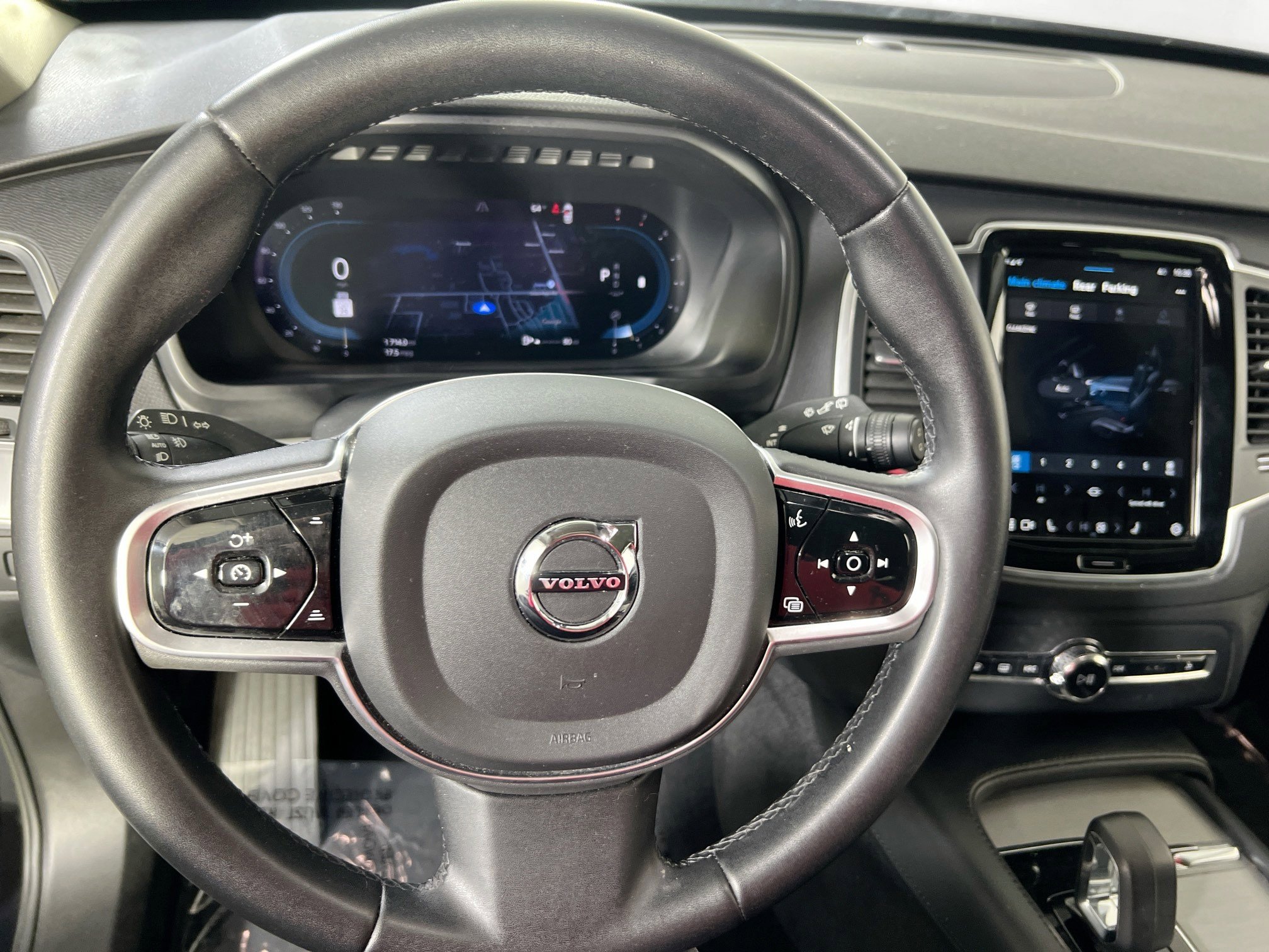 Used 2023 Volvo XC90 B5 Core w/ Protection Package Premier image 11