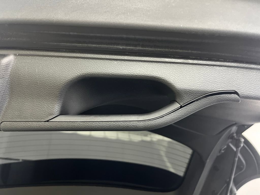 Used 2019 Jeep Cherokee Latitude Plus image 14