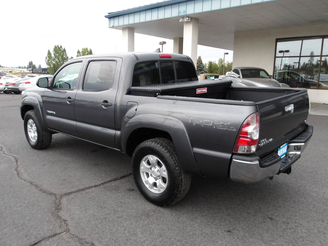 Used 2015 Toyota Tacoma 4x4 Double Cab w/ TRD Off-Road Package image 3