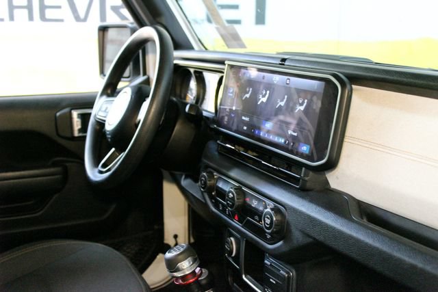 Used 2024 Jeep Wrangler Sport AWD/4WD image 10