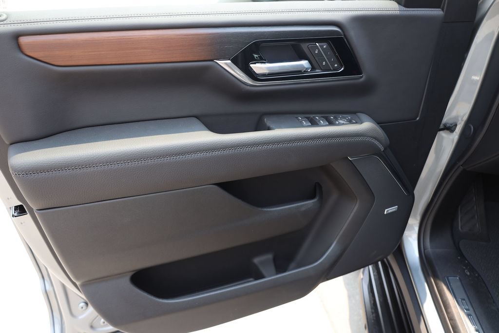 New 2026 GMC Yukon XL Denali AWD/4WD image 10