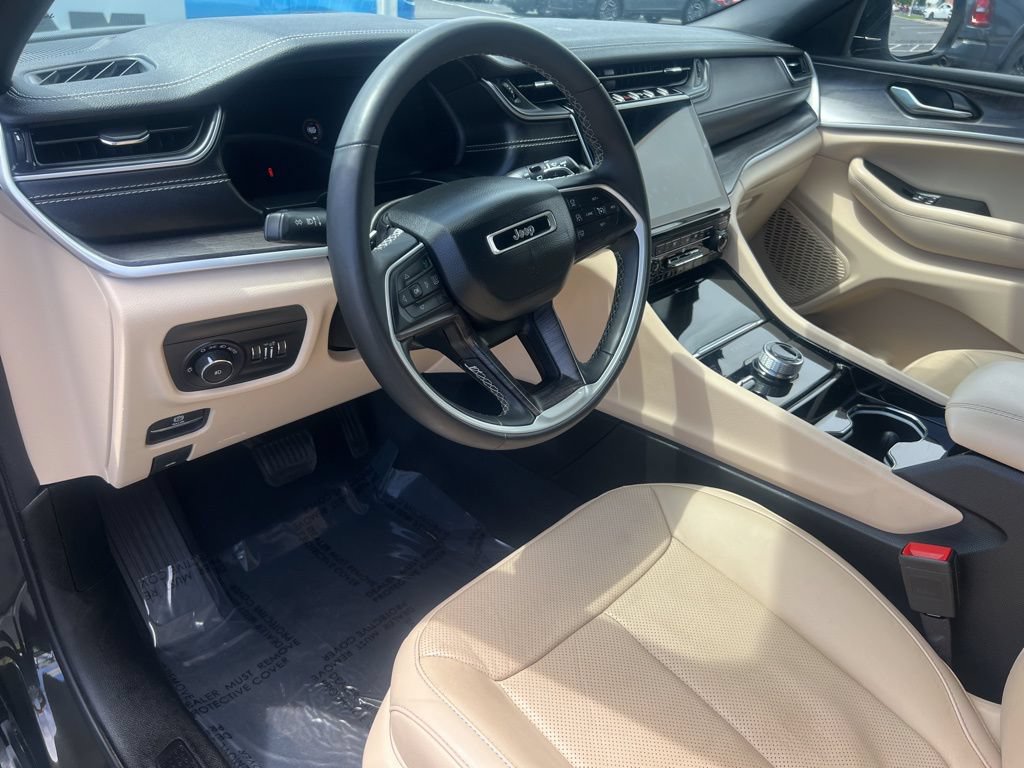 Used 2023 Jeep Grand Cherokee L Limited w/ Luxury Tech Group II AWD/4WD image 30