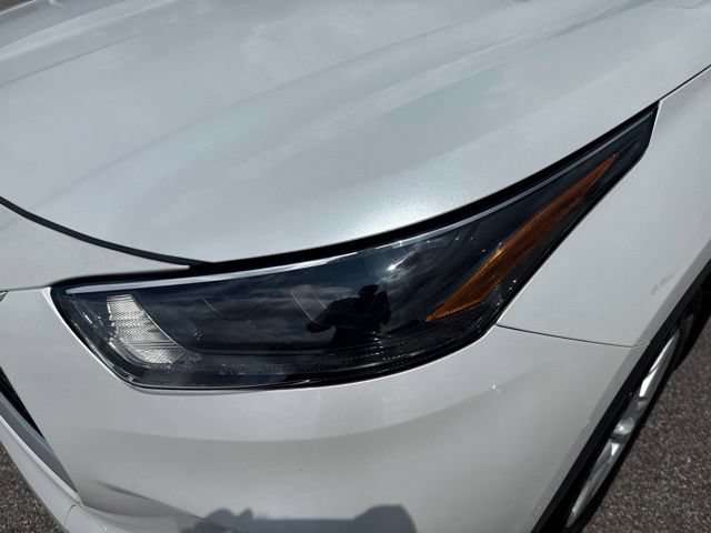 Used 2023 Toyota Highlander L AWD/4WD image 9