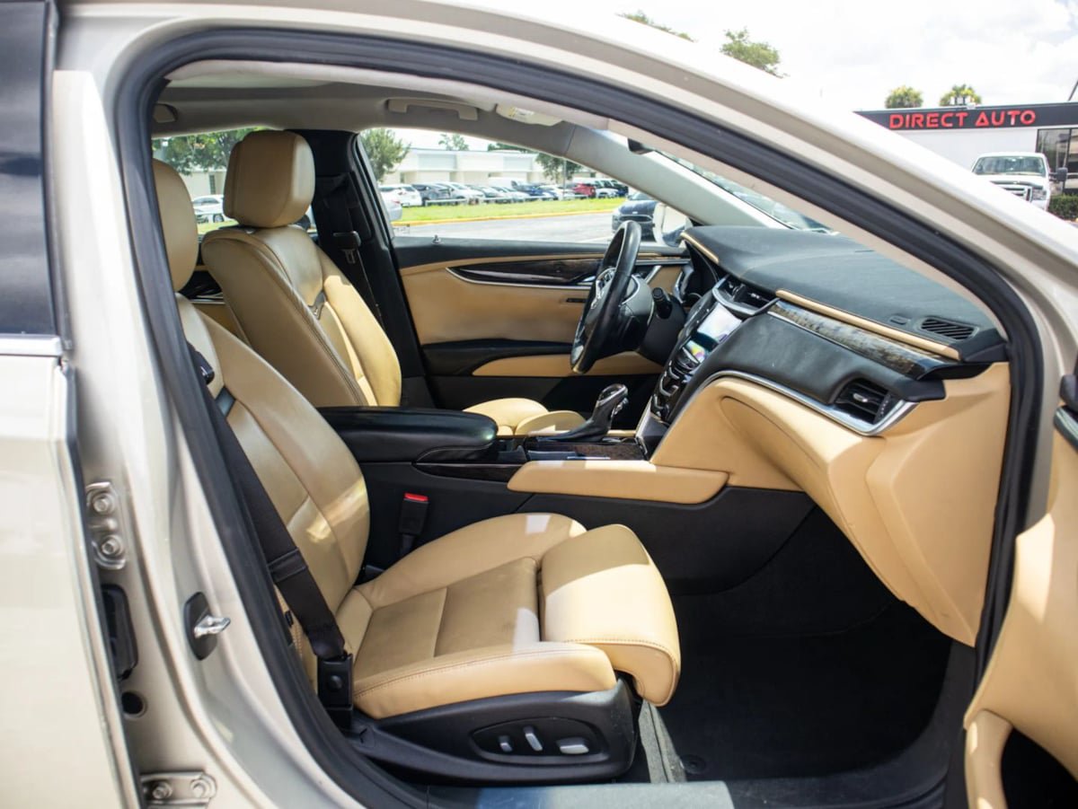 Used 2013 Cadillac XTS Premium FWD image 14