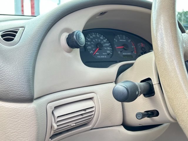 Used 2003 Ford Mustang Convertible RWD image 25