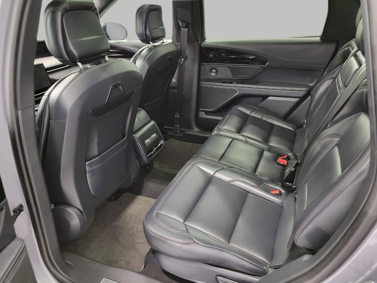 Used 2025 Lincoln Nautilus Premier w/ Equipment Group 102A AWD/4WD image 22