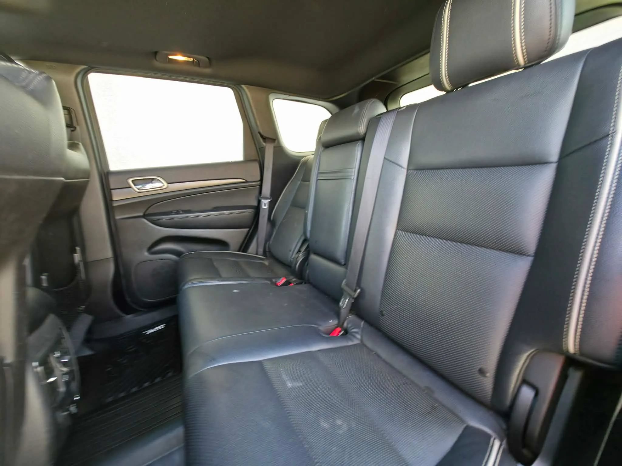 Used 2014 Jeep Grand Cherokee Laredo w/ Security & Convenience Group AWD/4WD image 12
