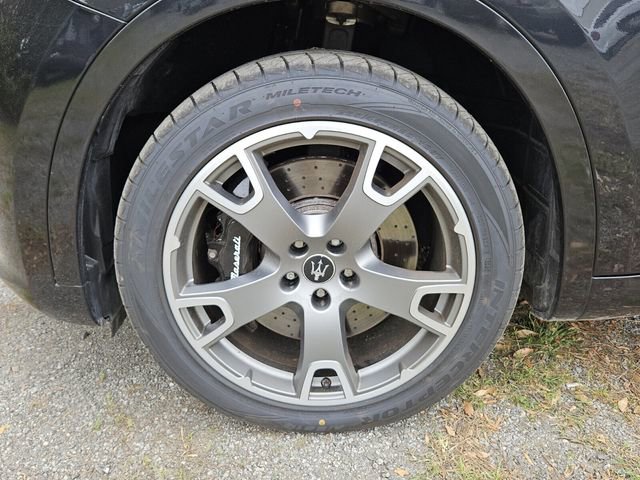 Used 2023 Maserati Levante Modena AWD/4WD image 9