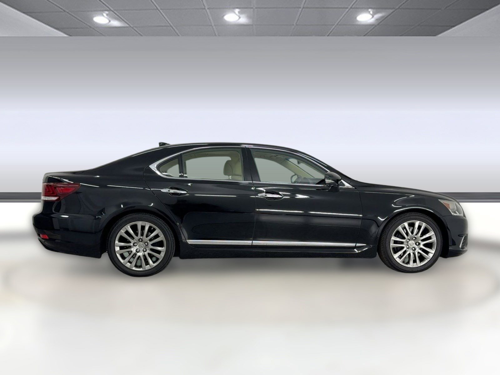 Used 2015 Lexus LS 460 w/ Comfort Package image 8
