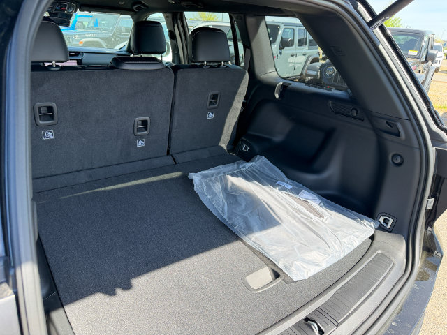New 2026 Jeep Grand Cherokee Altitude AWD/4WD image 27