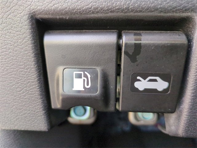 Used 2023 Nissan Versa SR w/ Trunk Package image 22