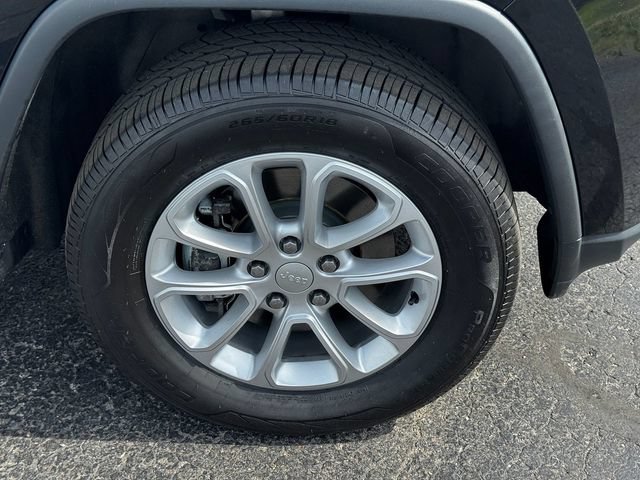 Certified 2022 Jeep Grand Cherokee Laredo E w/ Security & Convenience Group AWD/4WD image 9