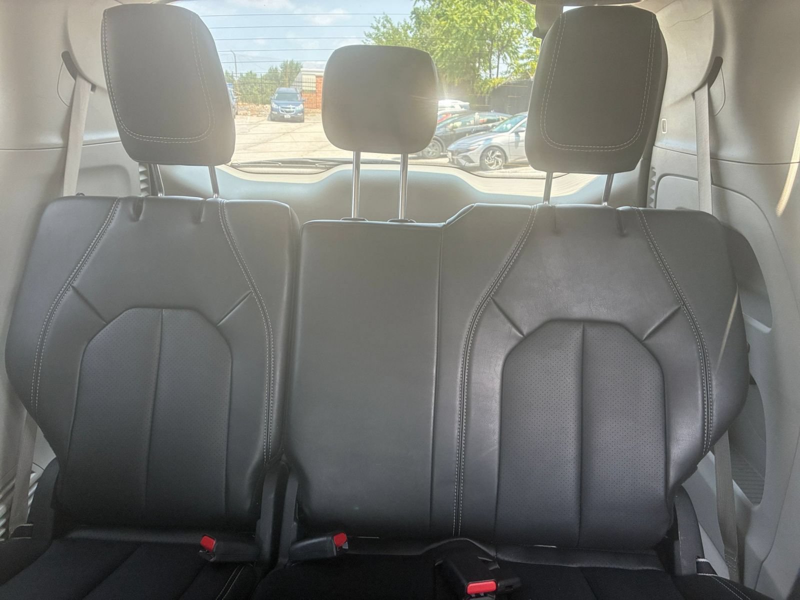 Used 2024 Chrysler Pacifica Touring-L FWD image 33