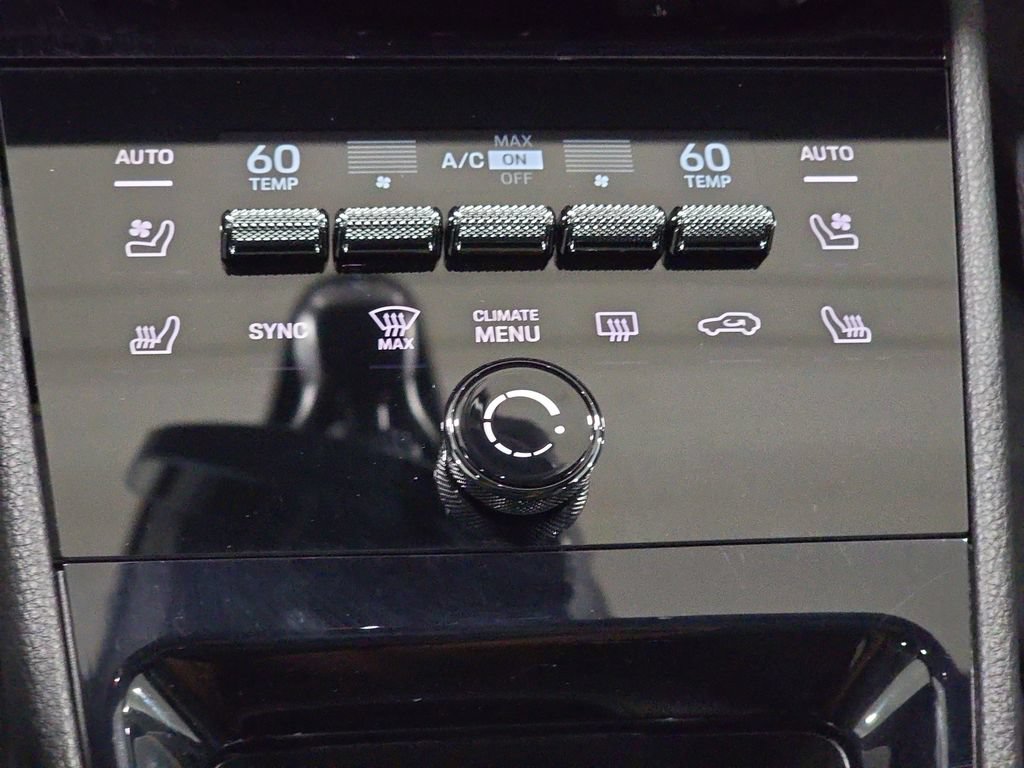 Used 2024 Porsche Cayenne AWD/4WD image 22