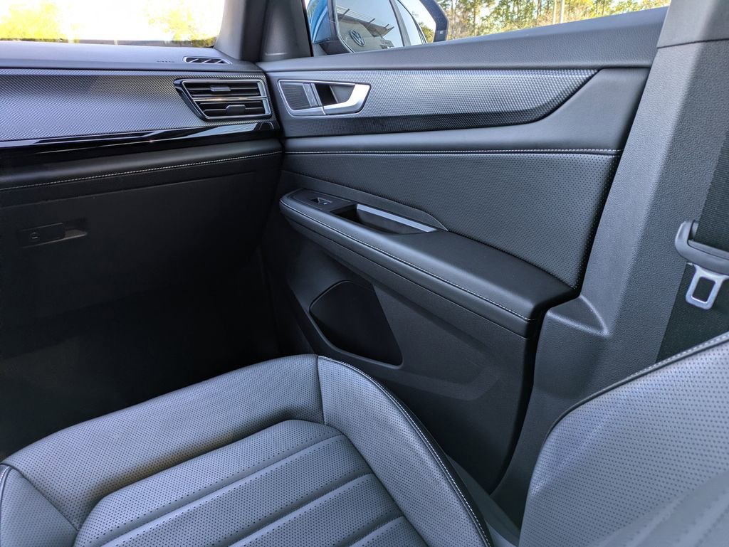 Certified 2024 Volkswagen Atlas Cross Sport SEL R-Line image 22