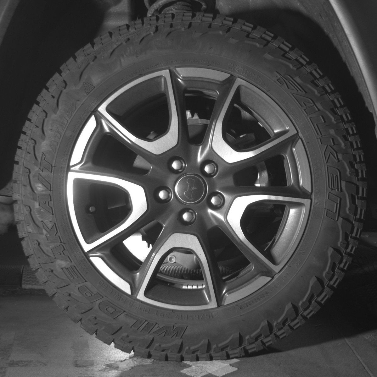 Used 2025 Jeep Compass Trailhawk AWD/4WD image 15