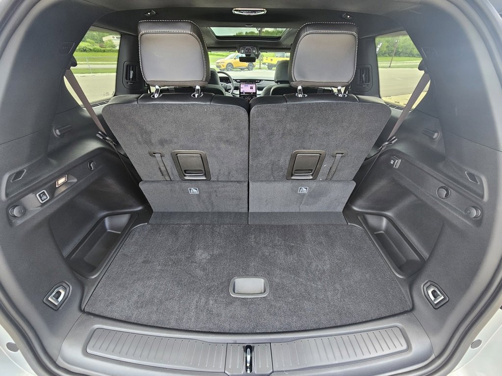 New 2025 Jeep Grand Cherokee L Limited w/ Luxury Tech Group II image 18