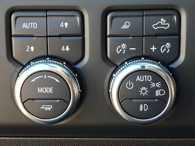 Used 2024 GMC Sierra 3500 Denali Ultimate AWD/4WD image 9