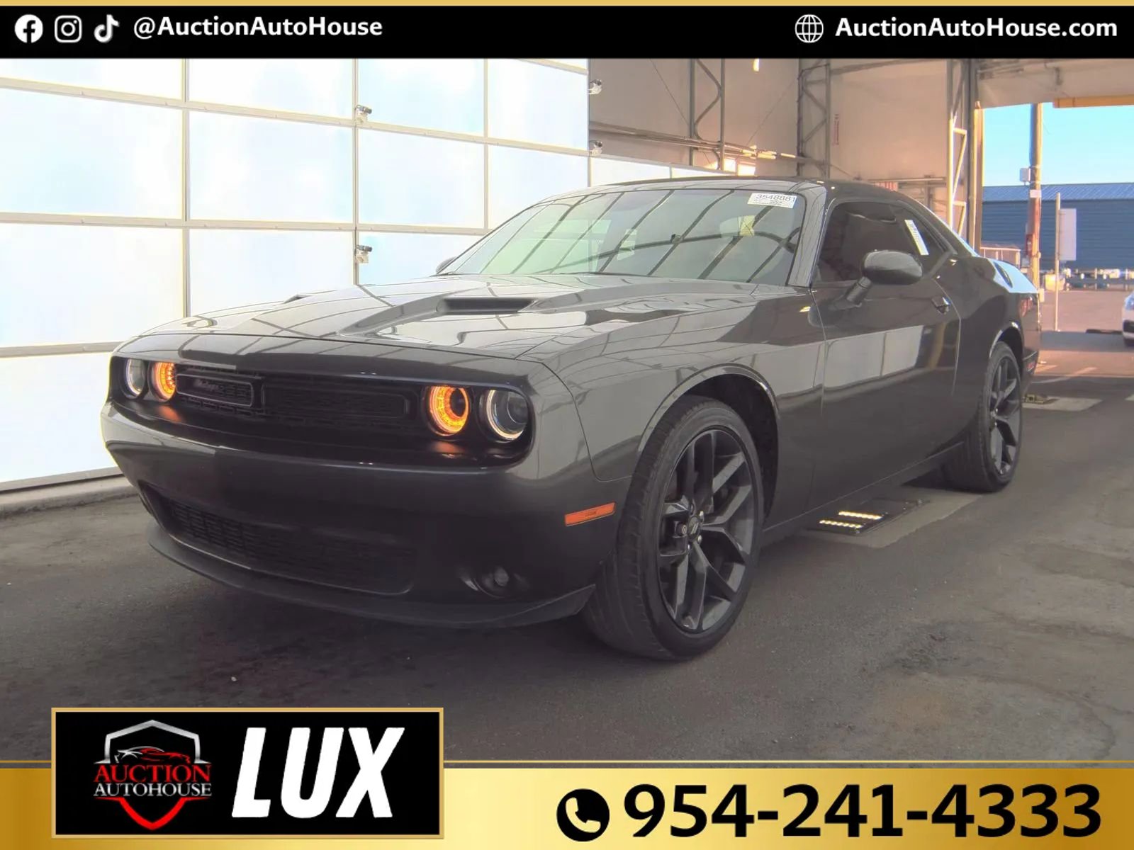 Used 2021 Dodge Challenger SXT w/ Blacktop Package image 1
