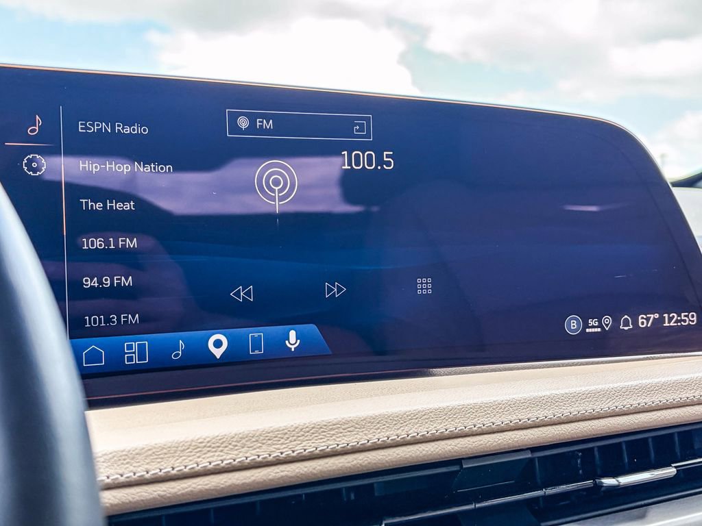 Used 2025 Cadillac XT4 Premium Luxury w/ Cold Weather Package AWD/4WD image 27