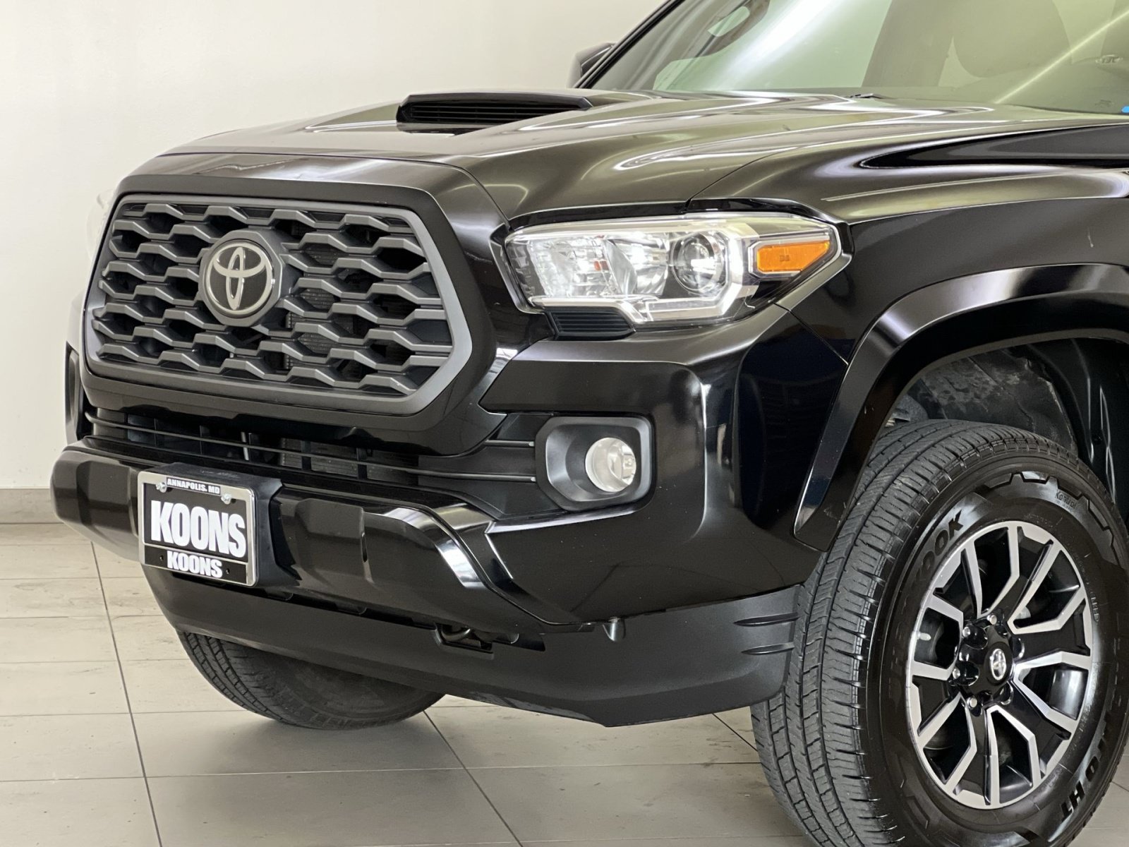 Used 2020 Toyota Tacoma TRD Sport AWD/4WD image 27